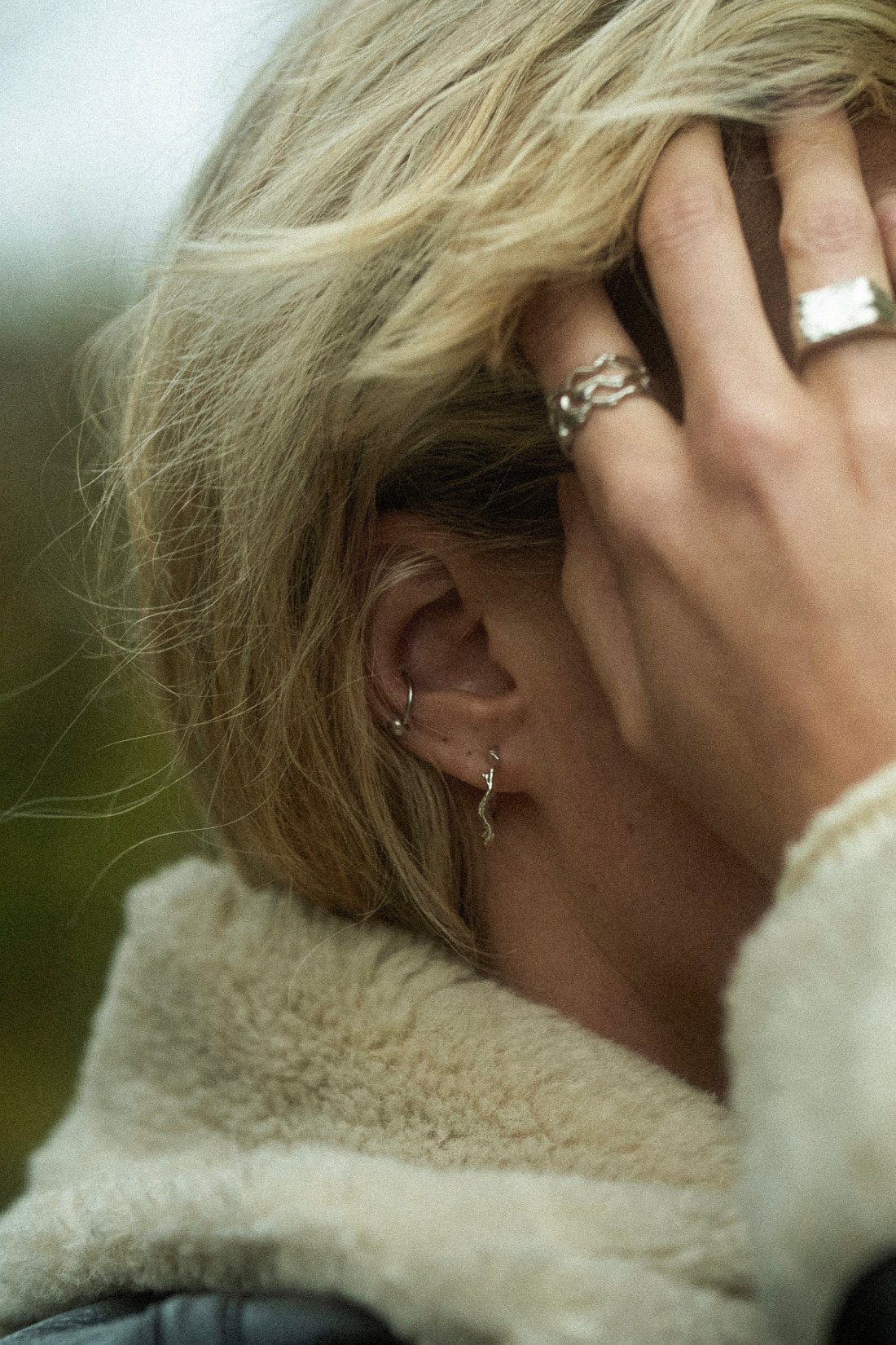 Unda Sølvøreringe på øre