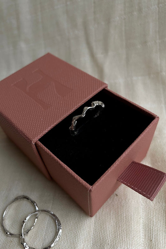 Unda Sølvring i æske